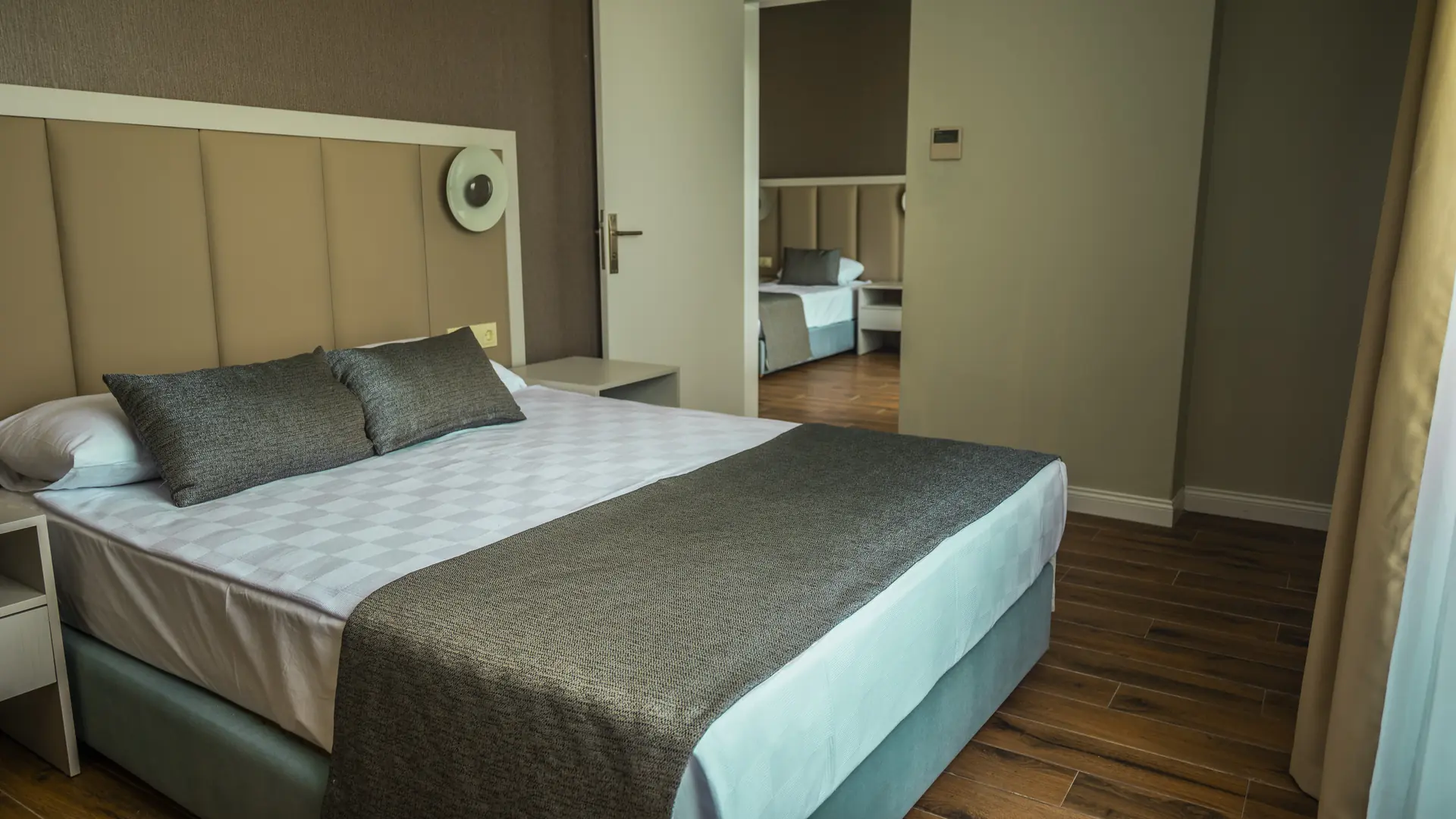 Aile Odası (Ara Kapılı)